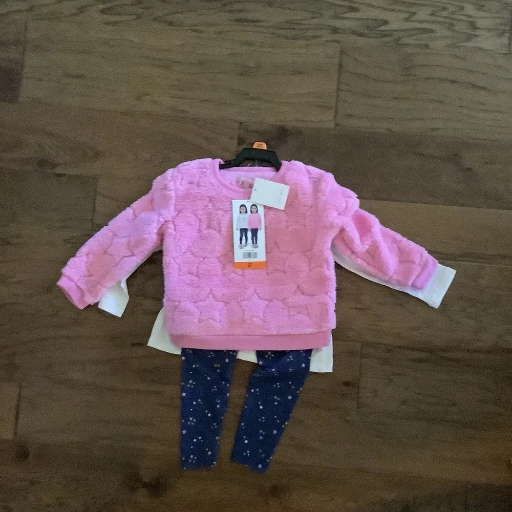 BCBG girls, three piece, plush set size 2T - Picture 1 of 3